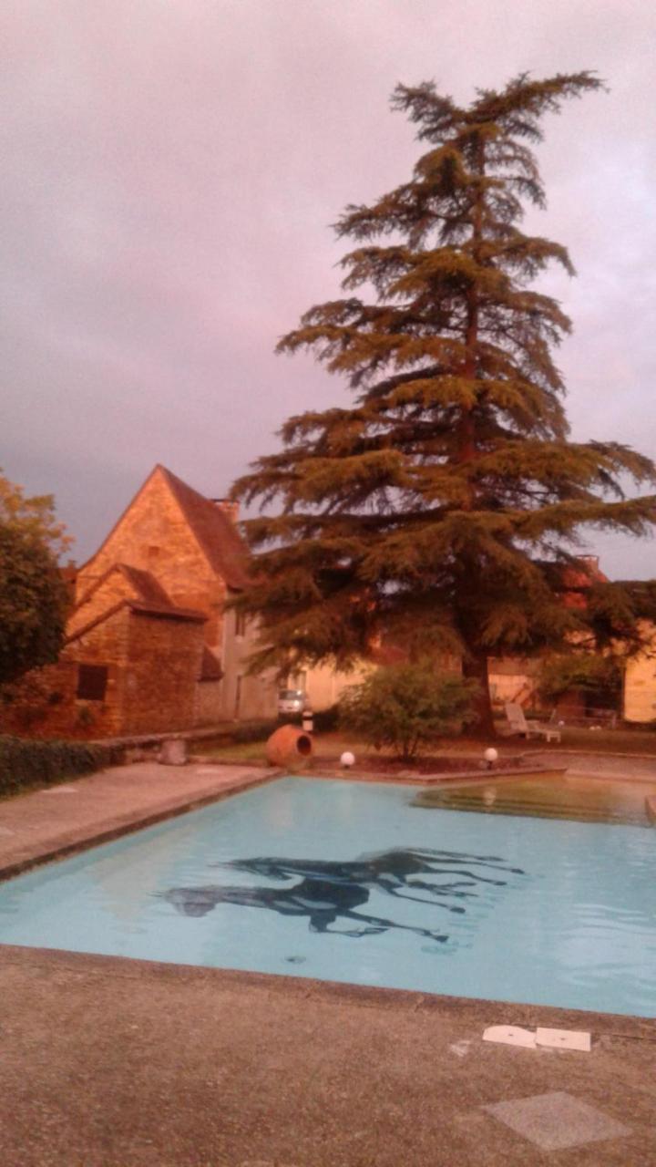 Auberge Du Relais D'Auniac Gourdon-en-quercy Exteriör bild