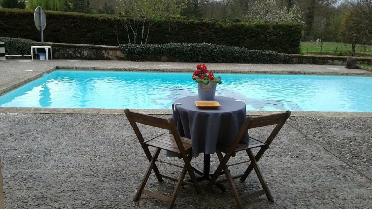 Auberge Du Relais D'Auniac Gourdon-en-quercy Exteriör bild