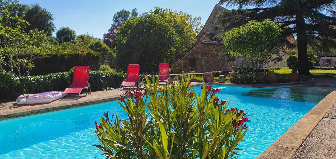 Auberge Du Relais D'Auniac Gourdon-en-quercy Exteriör bild